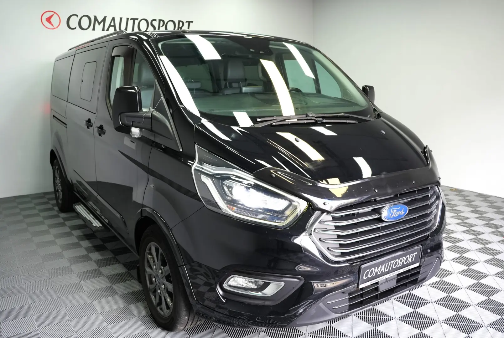 FORD TRANSIT CUSTOM 7+1 AT