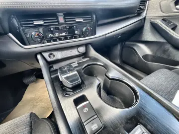 X-Trail Klimaaut.|SHZ vo+hinten|NAVI|Pano|LED
