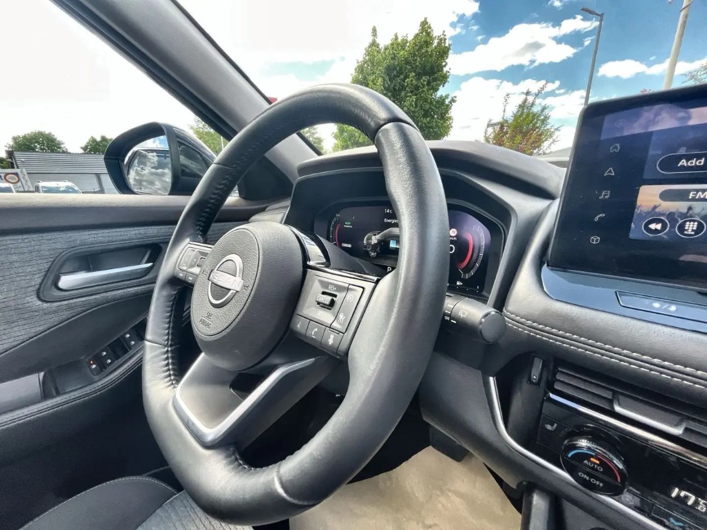 X-Trail Klimaaut.|SHZ vo+hinten|NAVI|Pano|LED