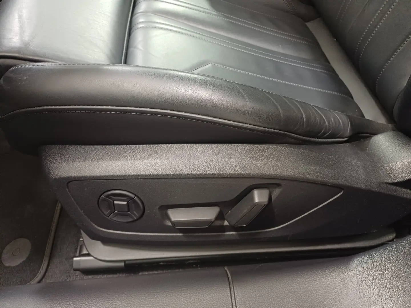 Audi A6 Avant Sport 40 TDI Quattro  Business
