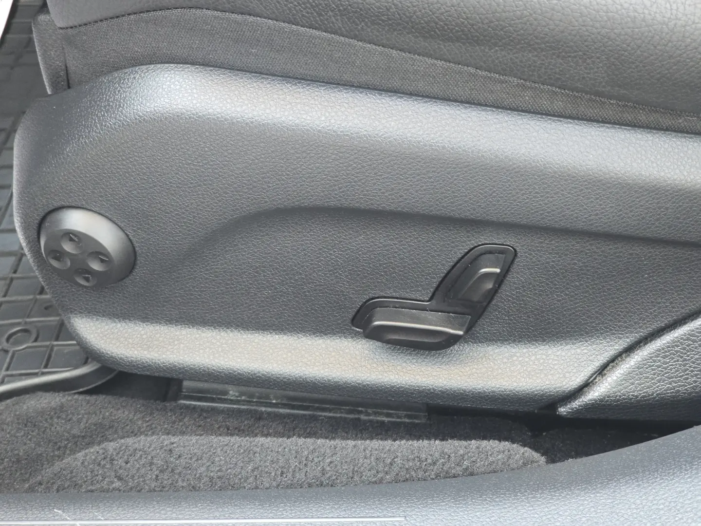 Mercedes-Benz E 220 d T 9G-TRONIC Exclusive