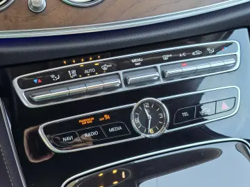 Mercedes-Benz E 220 d T 9G-TRONIC Exclusive