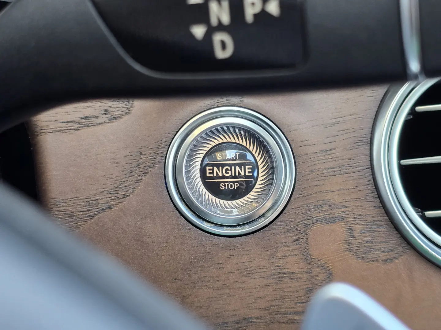 Mercedes-Benz E 220 d T 9G-TRONIC Exclusive