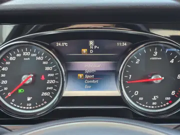 Mercedes-Benz E 220 d T 9G-TRONIC Exclusive