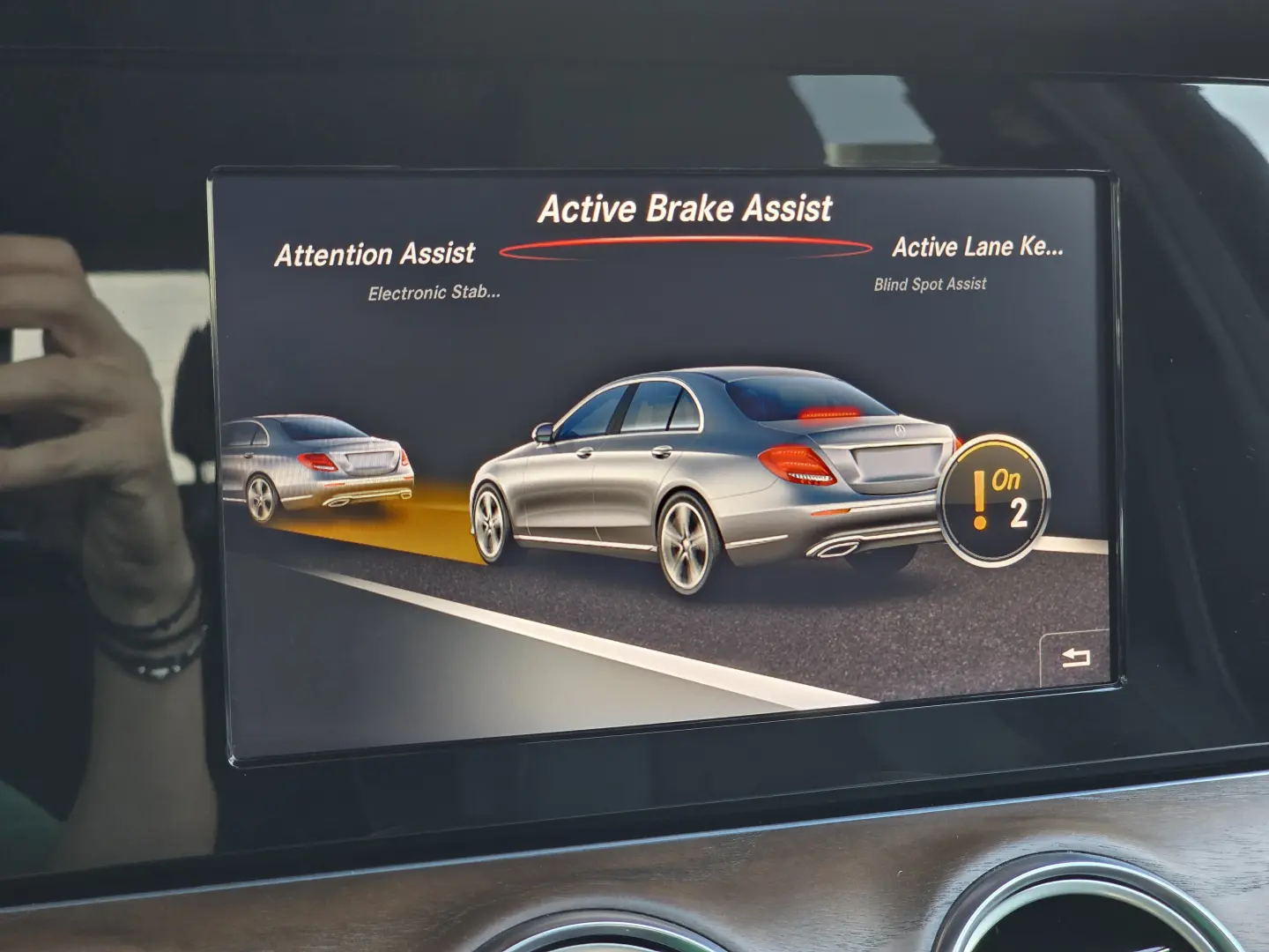 Mercedes-Benz E 220 d T 9G-TRONIC Exclusive