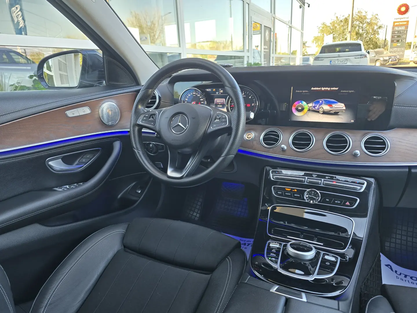 Mercedes-Benz E 220 d T 9G-TRONIC Exclusive