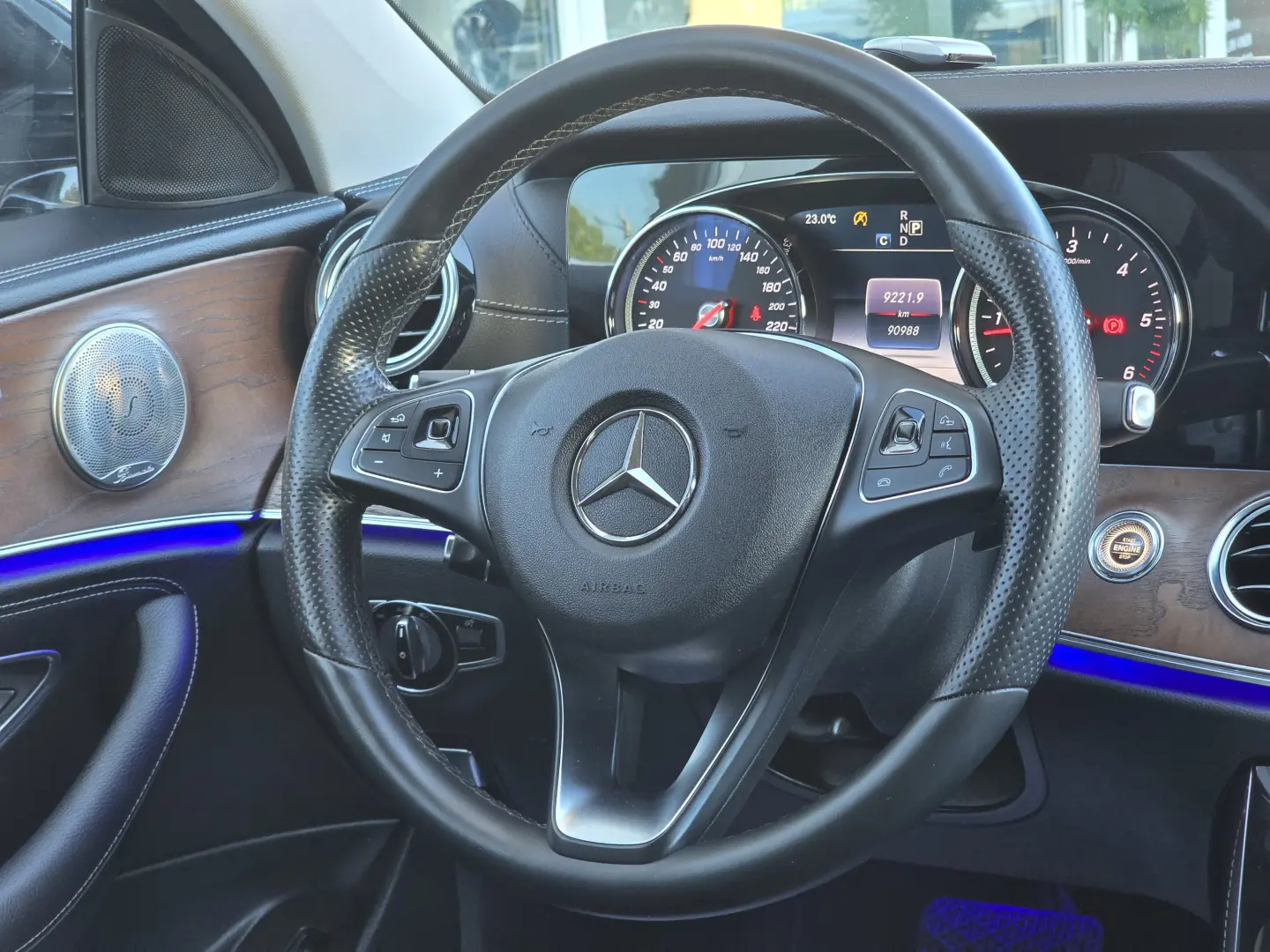 Mercedes-Benz E 220 d T 9G-TRONIC Exclusive