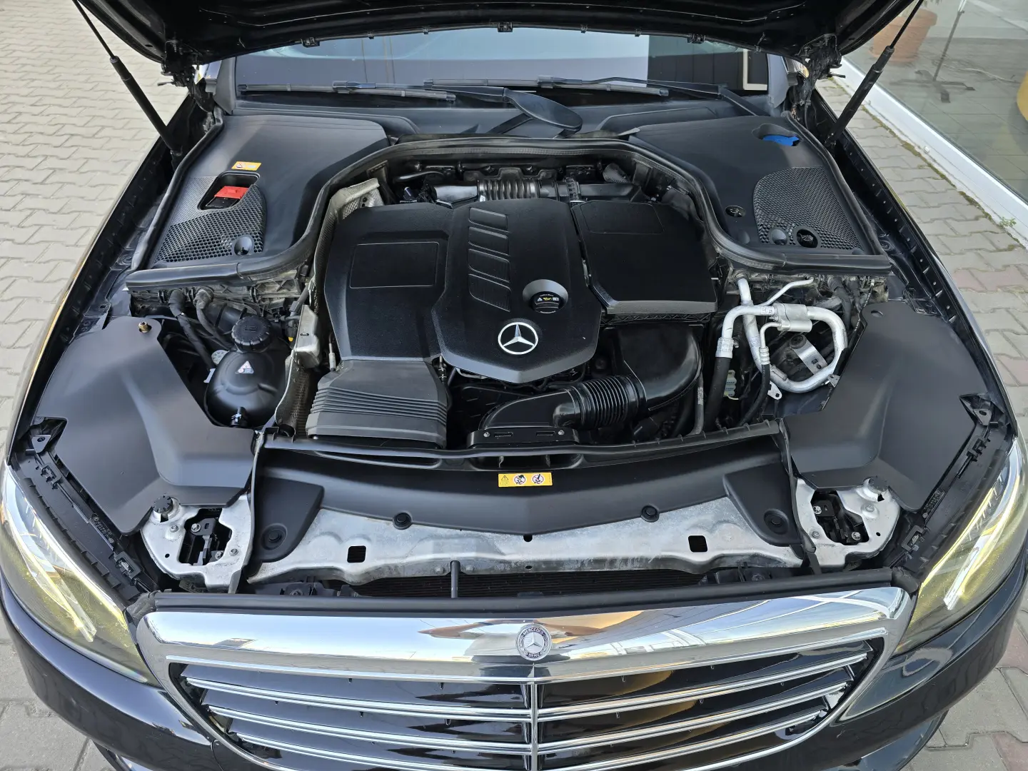 Mercedes-Benz E 220 d T 9G-TRONIC Exclusive