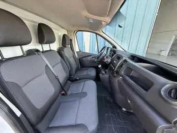 Renault Trafic 2.0 Blue dCi 146CP Authentique L2H2