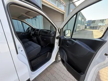 Renault Trafic 2.0 Blue dCi 146CP Authentique L2H2