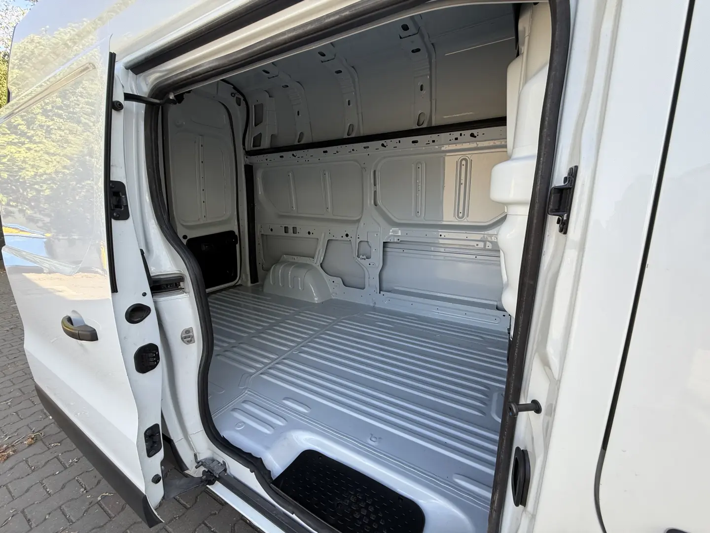 Renault Trafic 2.0 Blue dCi 146CP Authentique L2H2