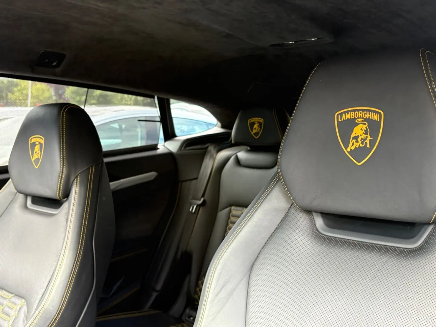 Urus 4.0 V8 Autom./23Zoll/HEADUP/KERAMIK/NACHTSI