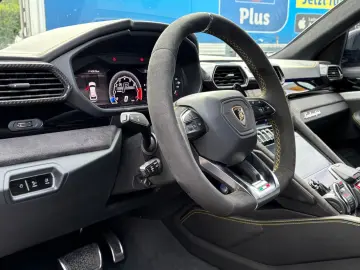 Urus 4.0 V8 Autom./23Zoll/HEADUP/KERAMIK/NACHTSI