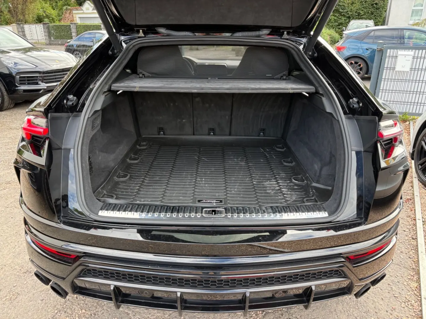 Urus 4.0 V8 Autom./23Zoll/HEADUP/KERAMIK/NACHTSI