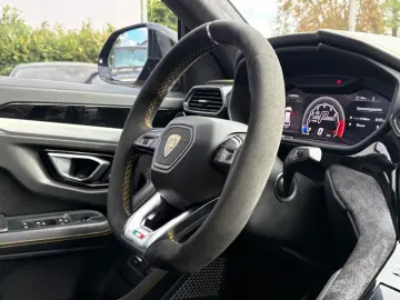 Urus 4.0 V8 Autom./23Zoll/HEADUP/KERAMIK/NACHTSI