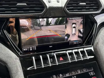 Urus 4.0 V8 Autom./23Zoll/HEADUP/KERAMIK/NACHTSI