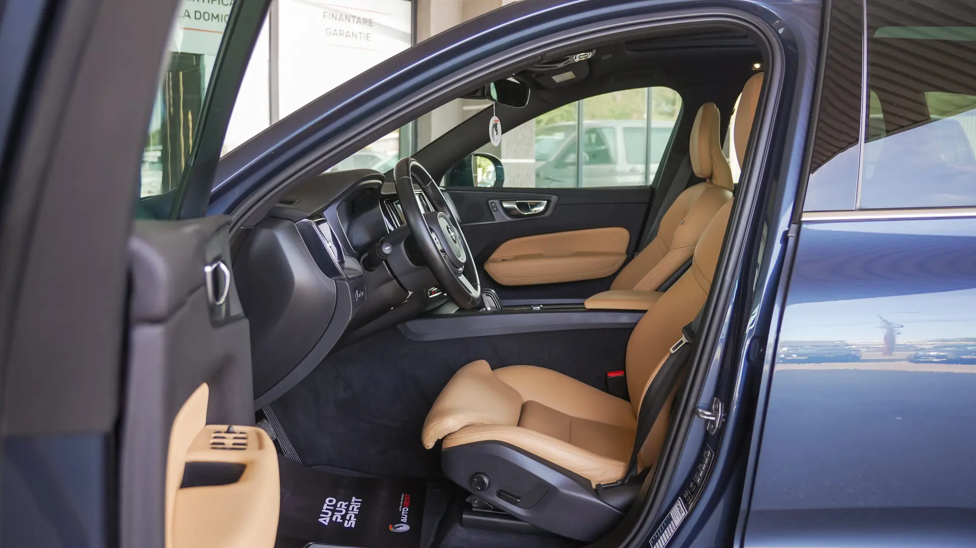 VOLVO XC60 T8 TWIN ENGINE AWD BUSSINES PLUS SPORT