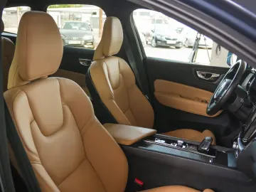 VOLVO XC60 T8 TWIN ENGINE AWD BUSSINES PLUS SPORT