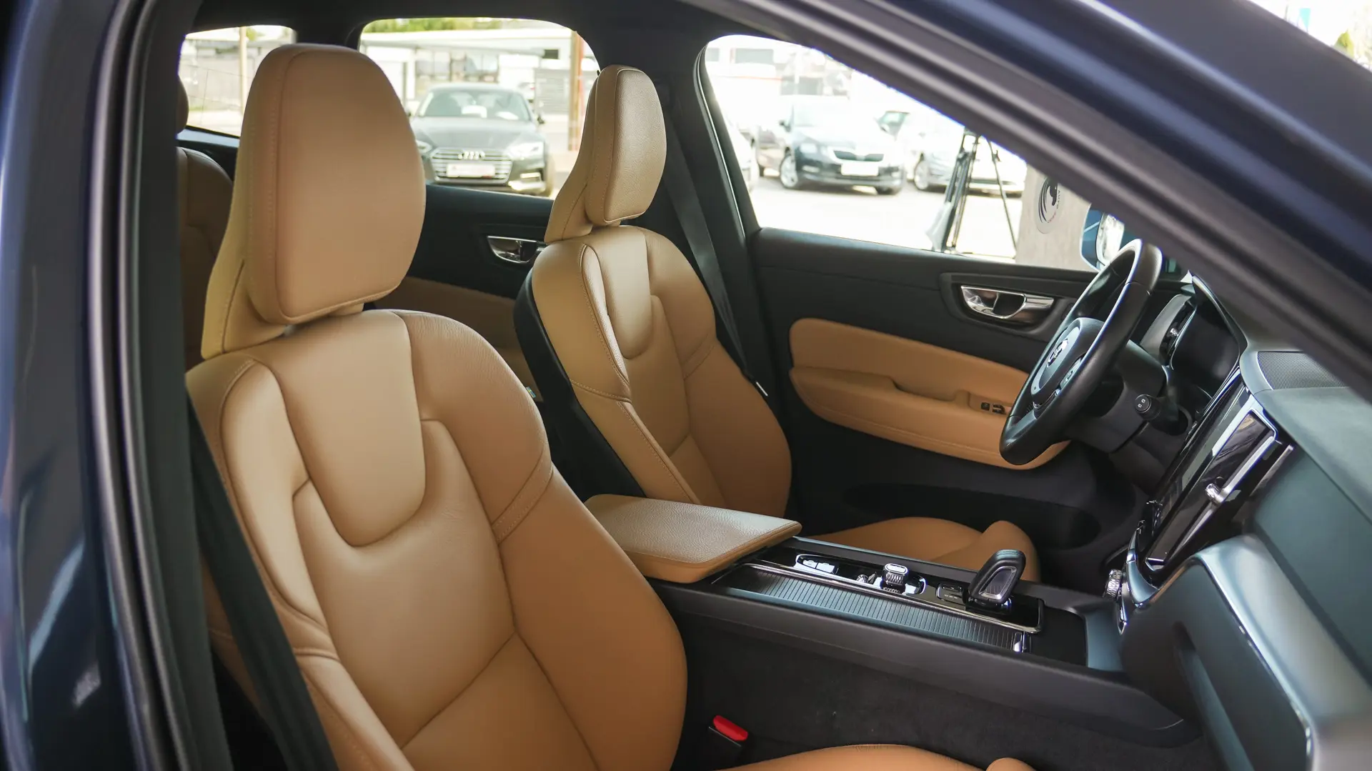 VOLVO XC60 T8 TWIN ENGINE AWD BUSSINES PLUS SPORT