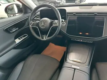 E 220 d Avantgarde PANORAMA+DISTRONIC+KAMERALED