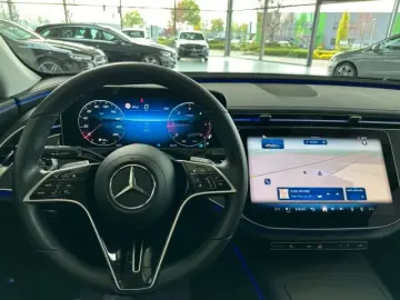E 220 d Avantgarde PANORAMA+DISTRONIC+KAMERALED