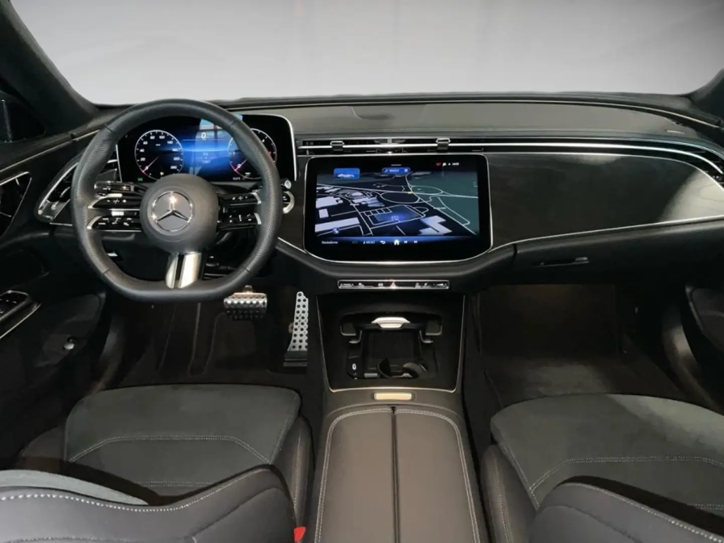 E 220 d Limousine Night S-Sitz ACC PDC SHZ LED