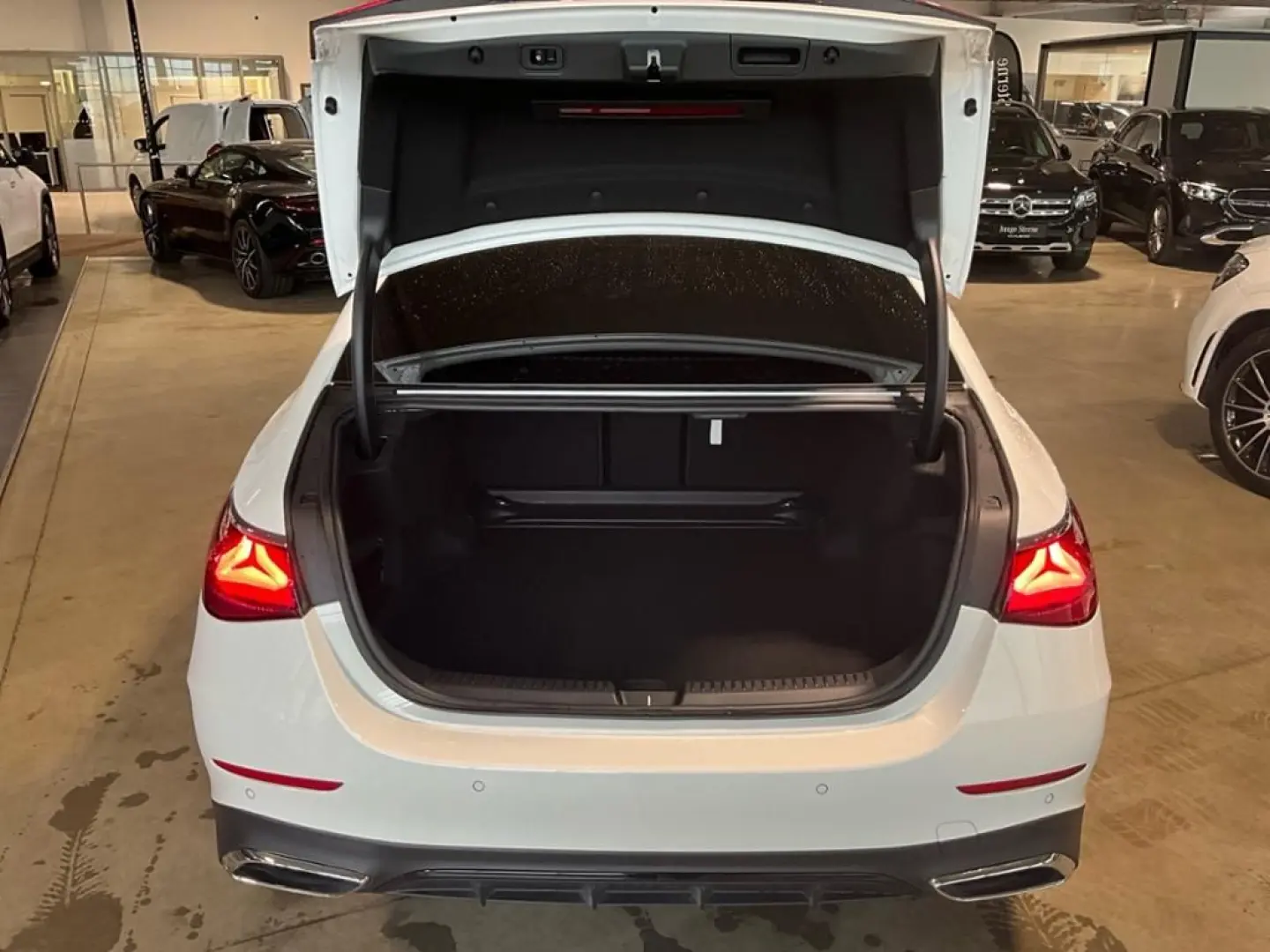 E 220 d Limousine Night S-Sitz ACC PDC SHZ LED