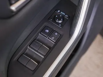TOYOTA RAV4 AWD-i STYLE
