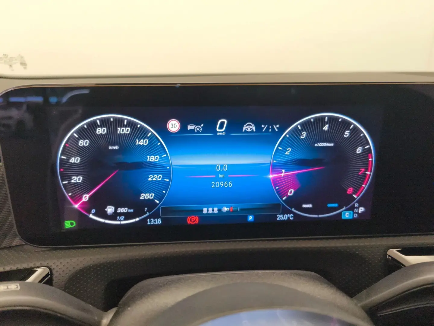 A 220 4M Limo Progressive Advanced Distro Pano