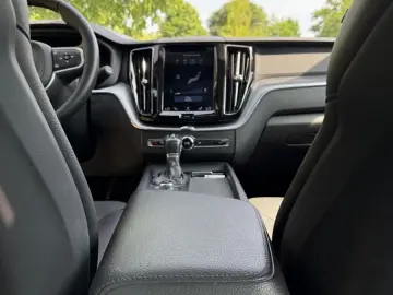 XC60 D4 Momentum Geartronic*PANO*LED*LEDER*