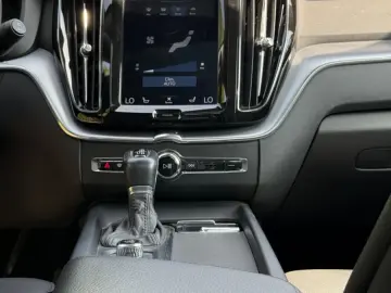 XC60 D4 Momentum Geartronic*PANO*LED*LEDER*