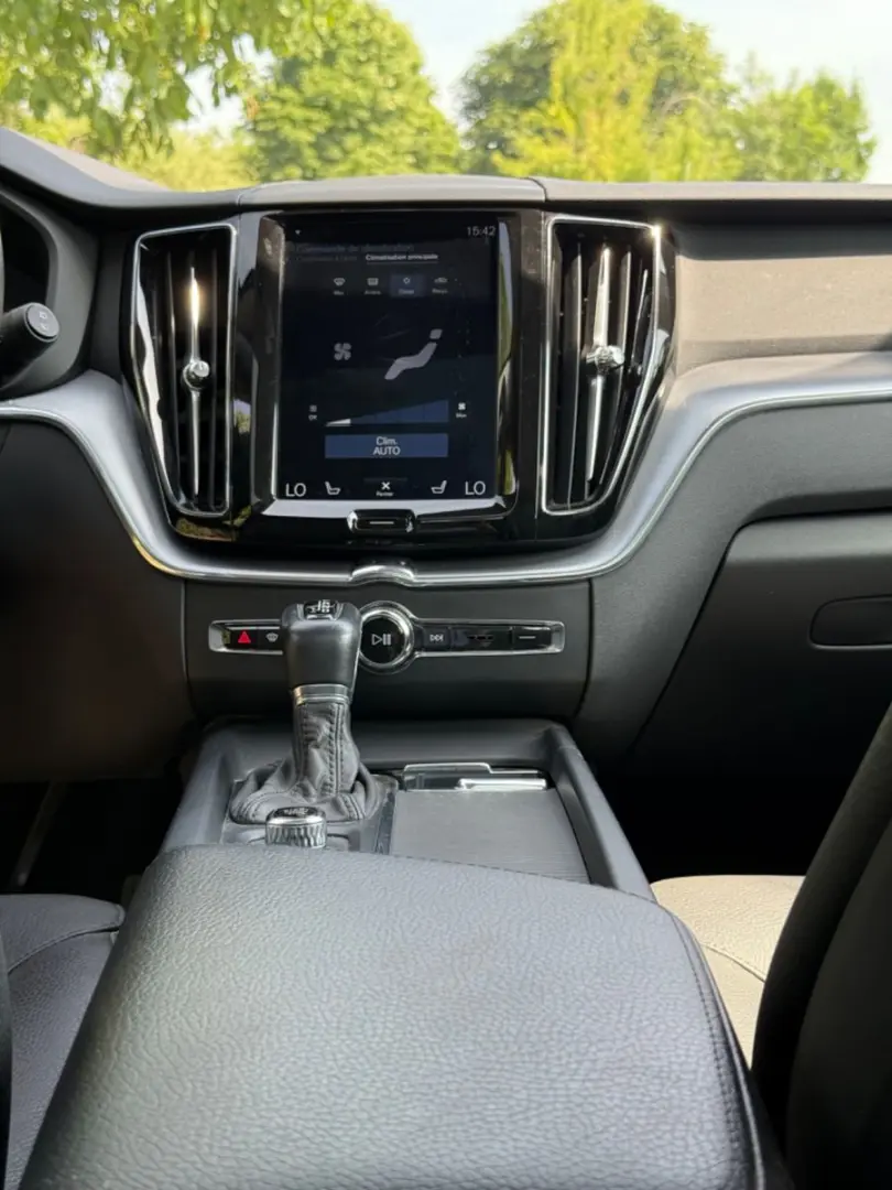 XC60 D4 Momentum Geartronic*PANO*LED*LEDER*