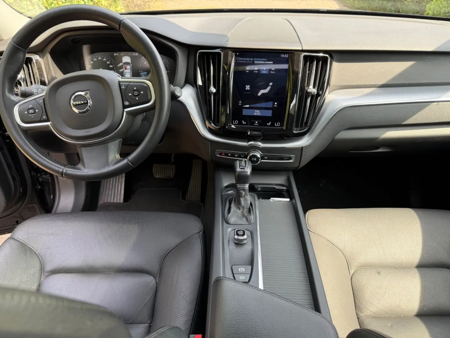 XC60 D4 Momentum Geartronic*PANO*LED*LEDER*