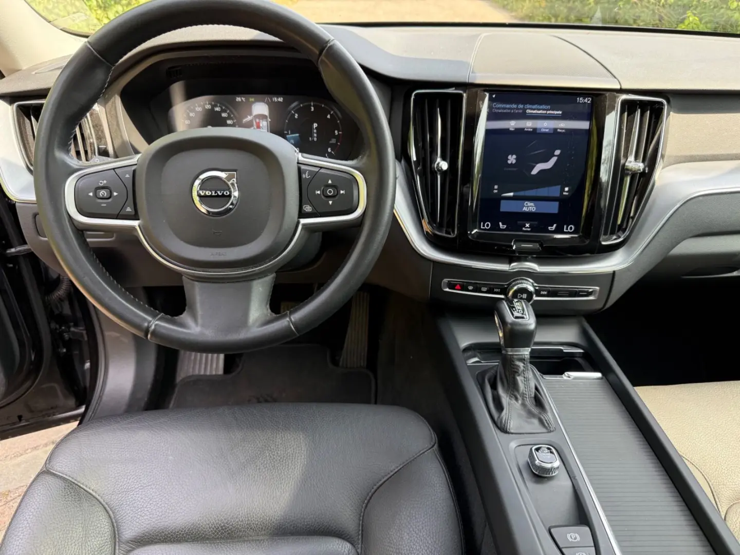 XC60 D4 Momentum Geartronic*PANO*LED*LEDER*