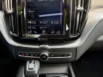 XC60 D4 Momentum Geartronic*PANO*LED*LEDER*