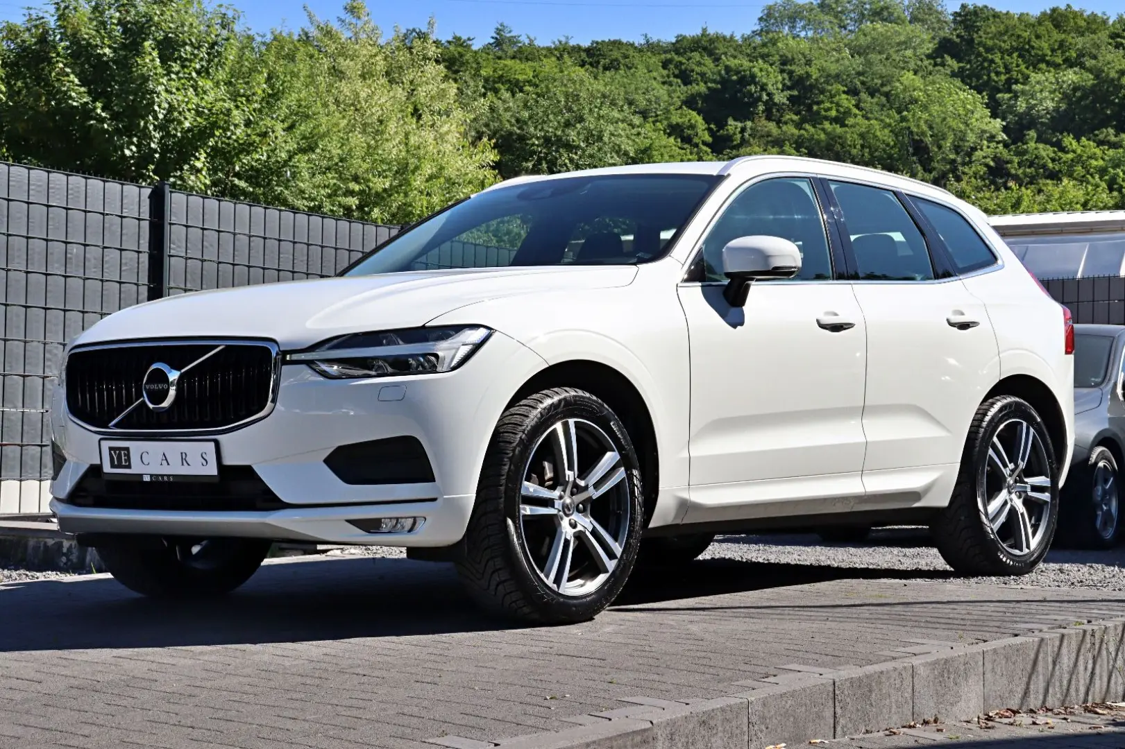 XC60 Momentum Pro  *H&K*RFK*LED*NAVI*CAR-PLAY