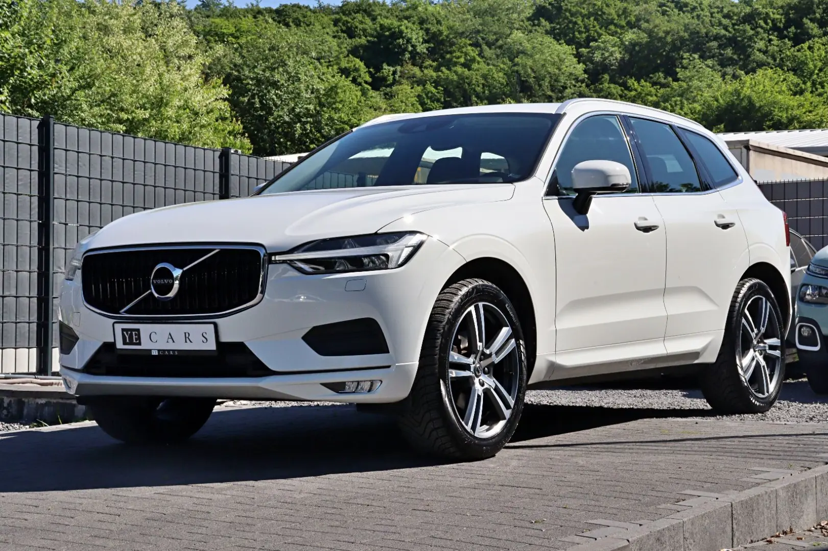 XC60 Momentum Pro  *H&K*RFK*LED*NAVI*CAR-PLAY