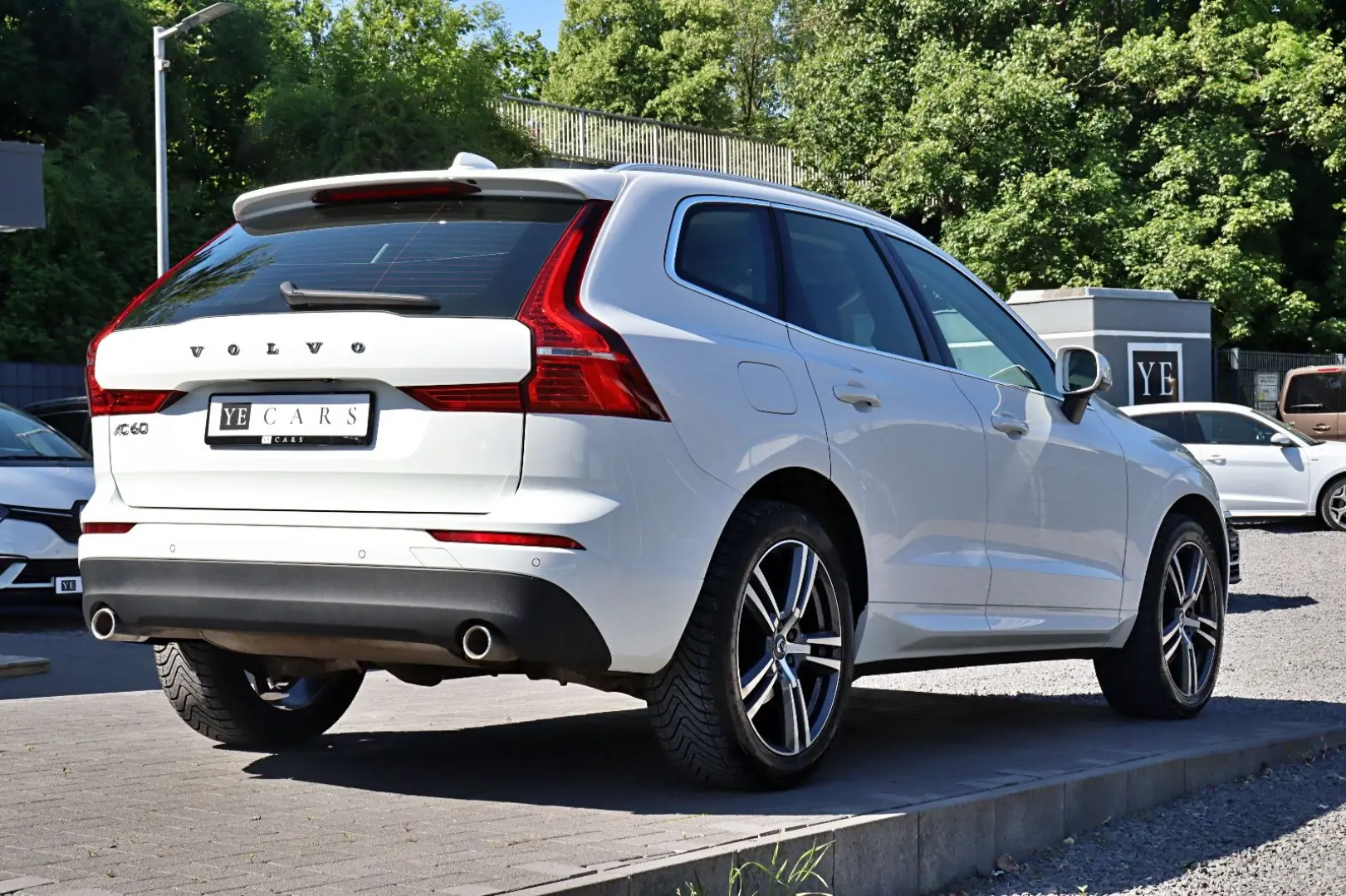XC60 Momentum Pro  *H&K*RFK*LED*NAVI*CAR-PLAY