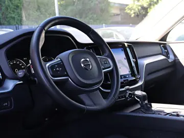 XC60 Momentum Pro  *H&K*RFK*LED*NAVI*CAR-PLAY