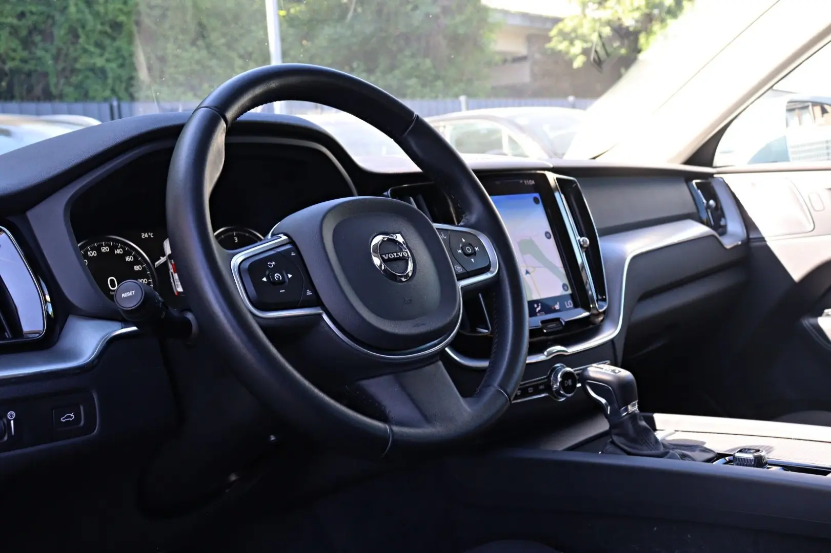 XC60 Momentum Pro  *H&K*RFK*LED*NAVI*CAR-PLAY