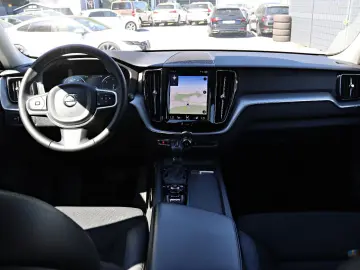 XC60 Momentum Pro  *H&K*RFK*LED*NAVI*CAR-PLAY