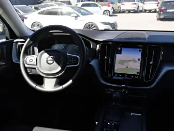 XC60 Momentum Pro  *H&K*RFK*LED*NAVI*CAR-PLAY