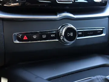 XC60 Momentum Pro  *H&K*RFK*LED*NAVI*CAR-PLAY