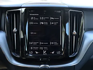 XC60 Momentum Pro  *H&K*RFK*LED*NAVI*CAR-PLAY