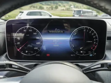 C 300 e AMG Night Distronic Digital-Light Kamera