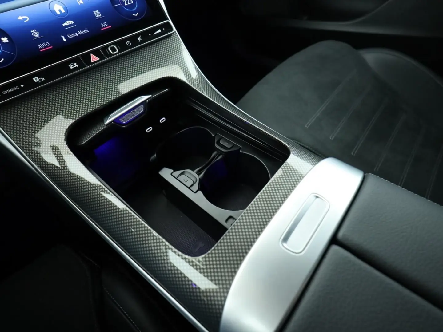 C 300 *AMG*LED*AHK*Distronic*Kamera*MbuxPremium*