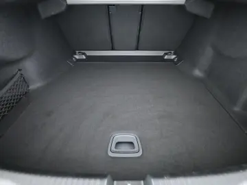 C 300 *AMG*LED*AHK*Distronic*Kamera*MbuxPremium*