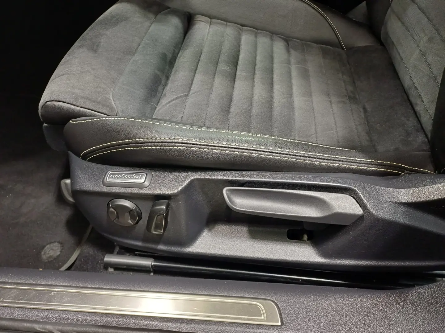 VW Passat Highline 2.0TDI 150CP DSG