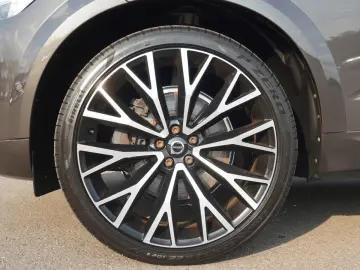 XC60 B4 Facelift Mom Pro Googl/H&K/Pano/FourC/Qi