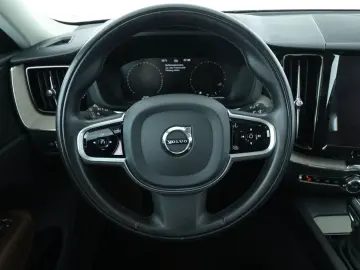 Volvo XC60 2.0 D4 2WD Aut.*HEAD-UP*NAVI*